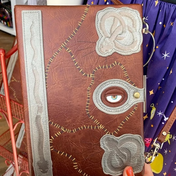 Disney parks spellbook clutch from hocus pocus - Picture 1 of 1